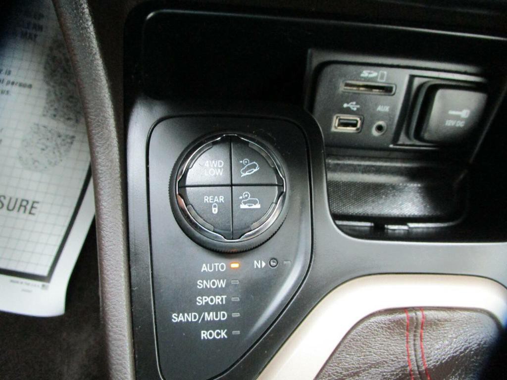 2014 Jeep Cherokee Image 16