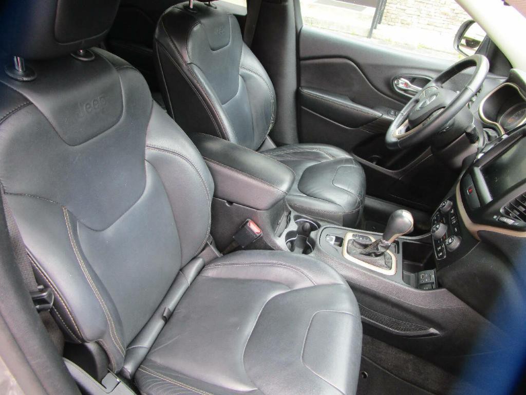 2015 Jeep Cherokee Image 21