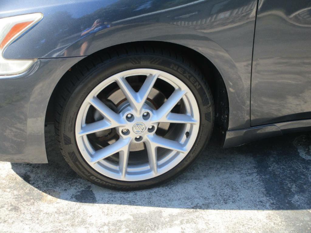 2009 Nissan Maxima Image 10