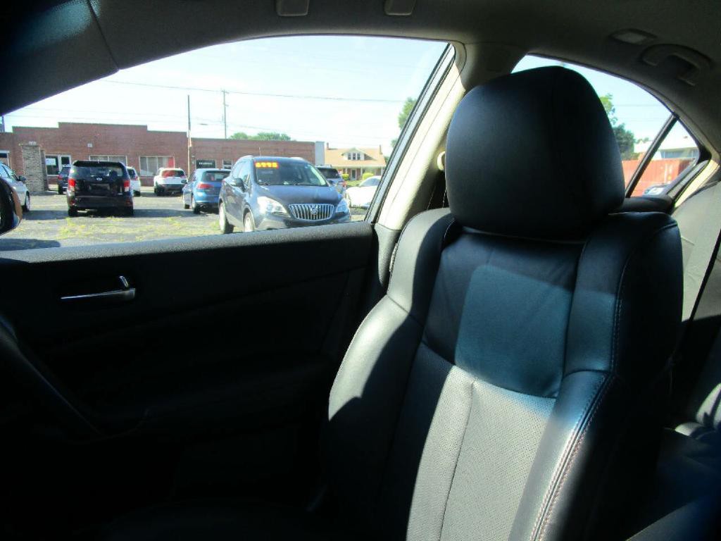2009 Nissan Maxima Image 18