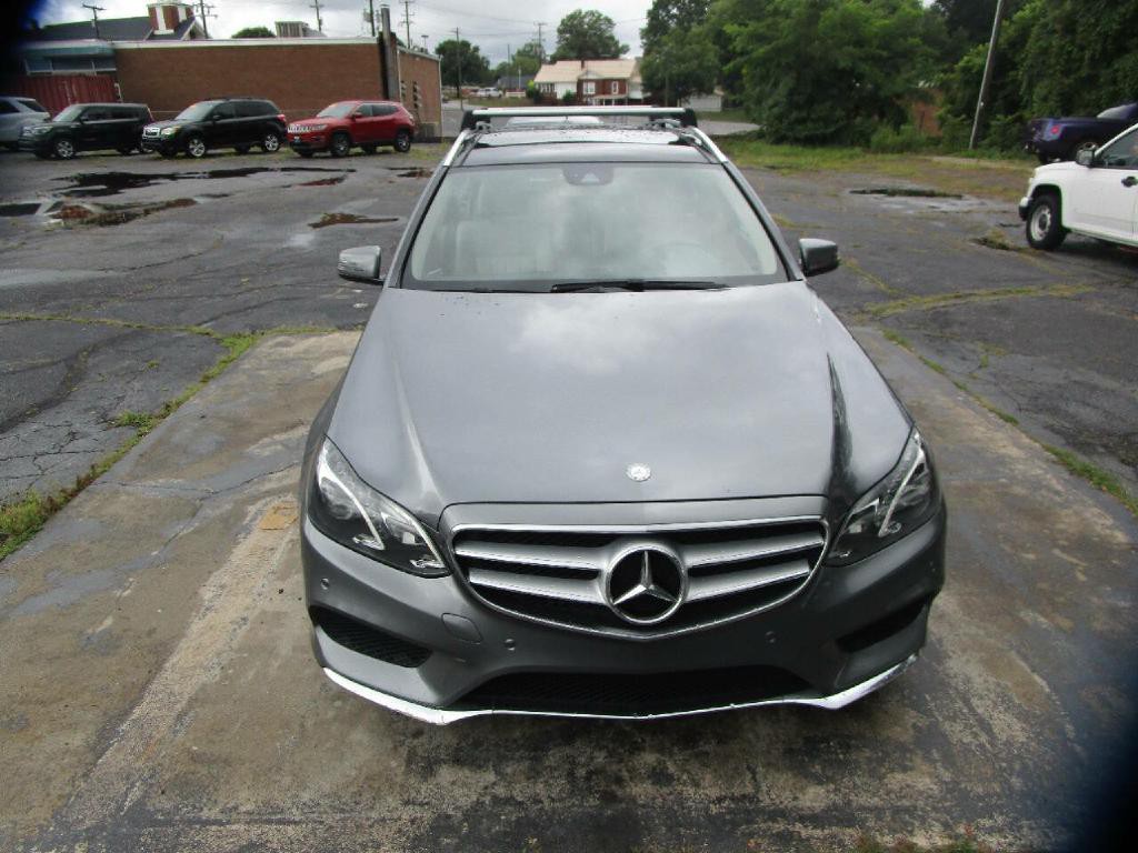 2016 Mercedes-Benz E-Class Image 3