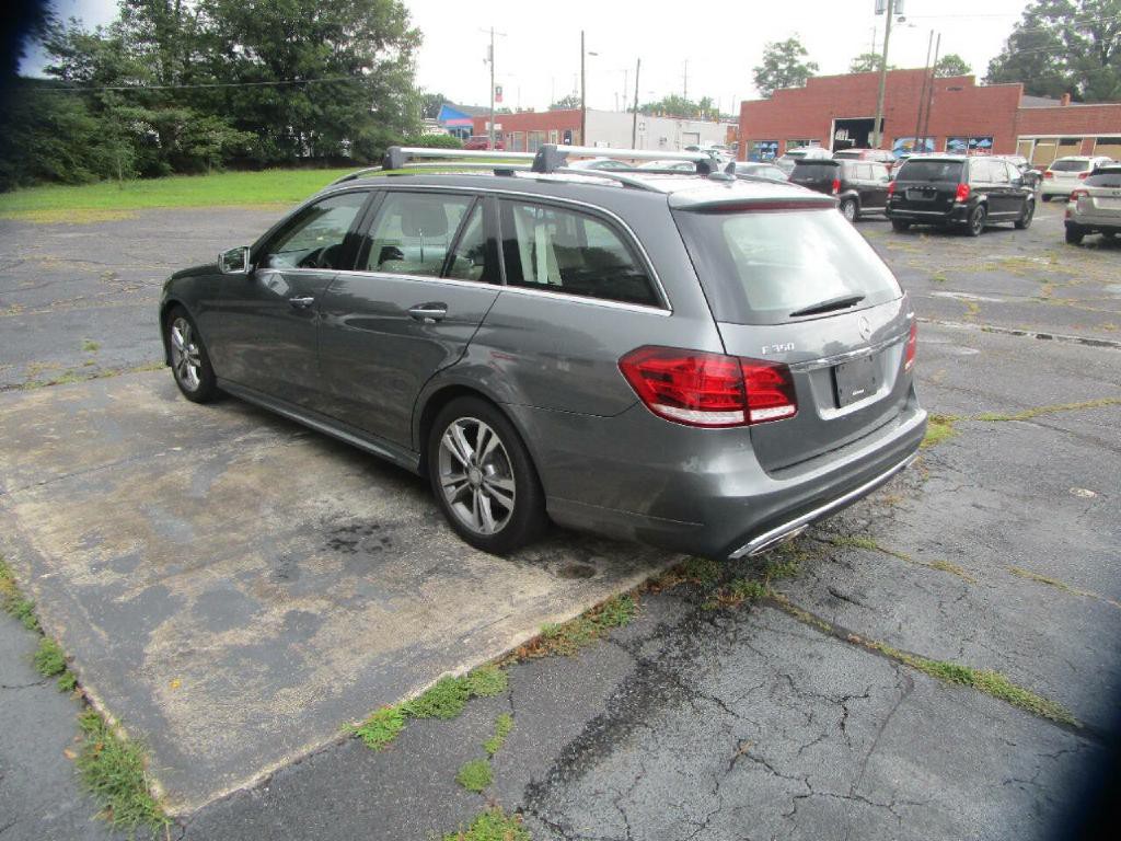 2016 Mercedes-Benz E-Class Image 6