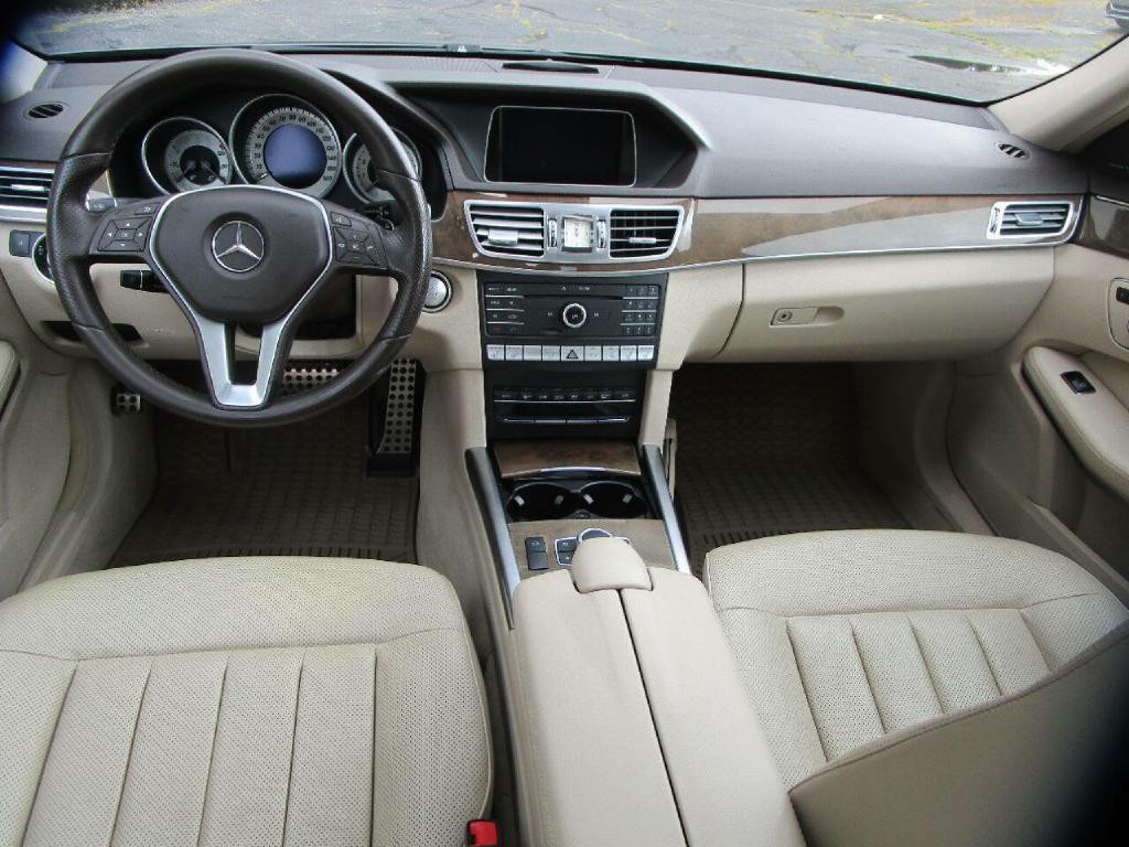 2016 Mercedes-Benz E-Class Image 8