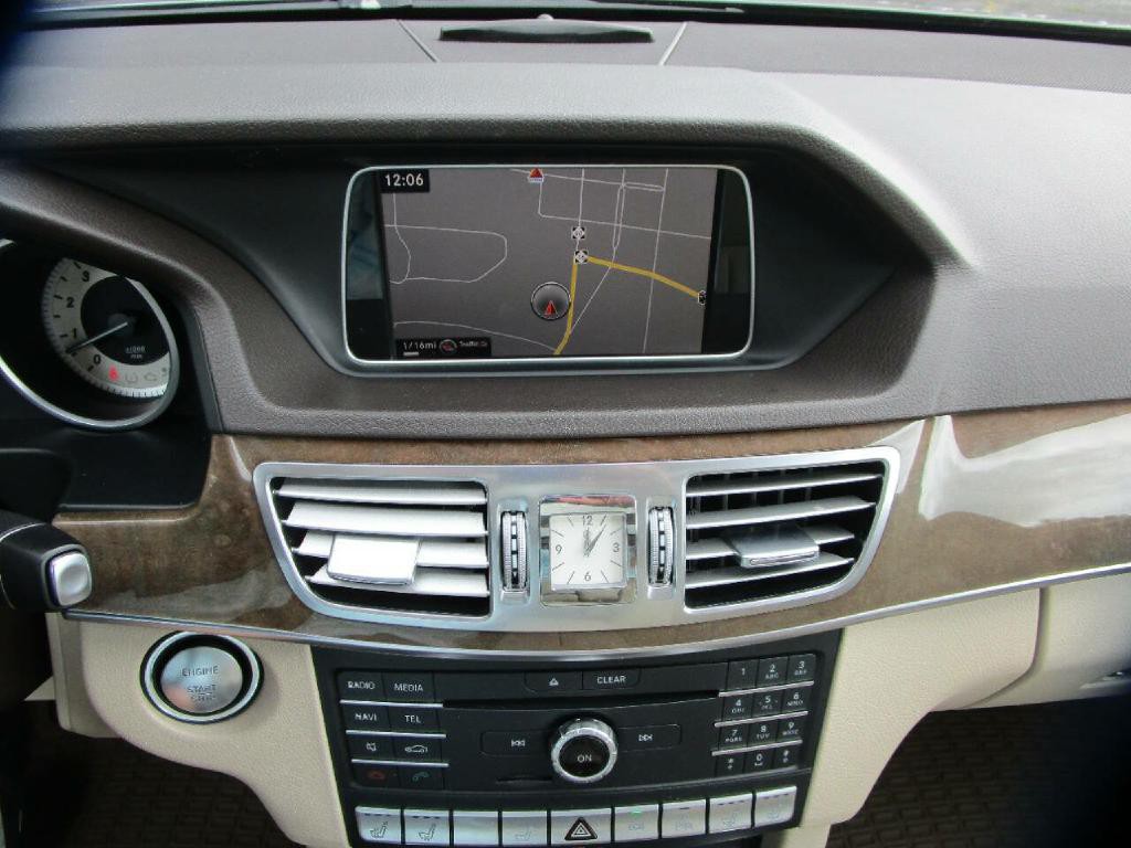 2016 Mercedes-Benz E-Class Image 13