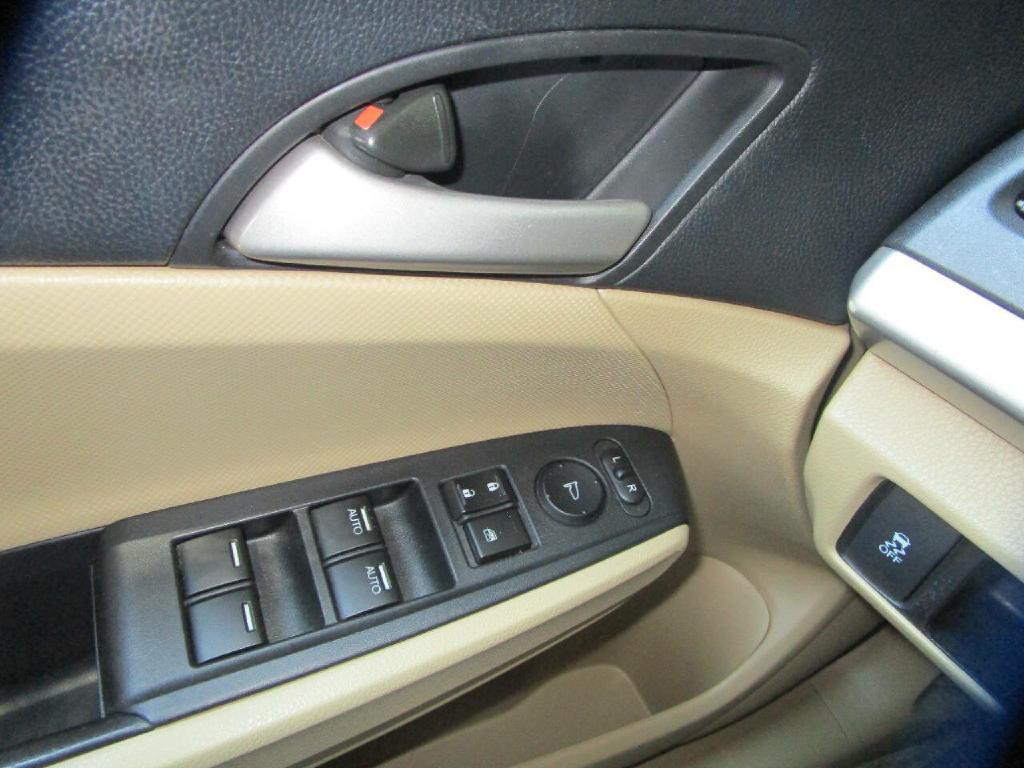 2012 Honda Accord Image 8