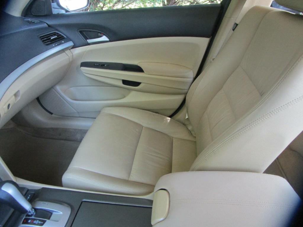 2012 Honda Accord Image 13