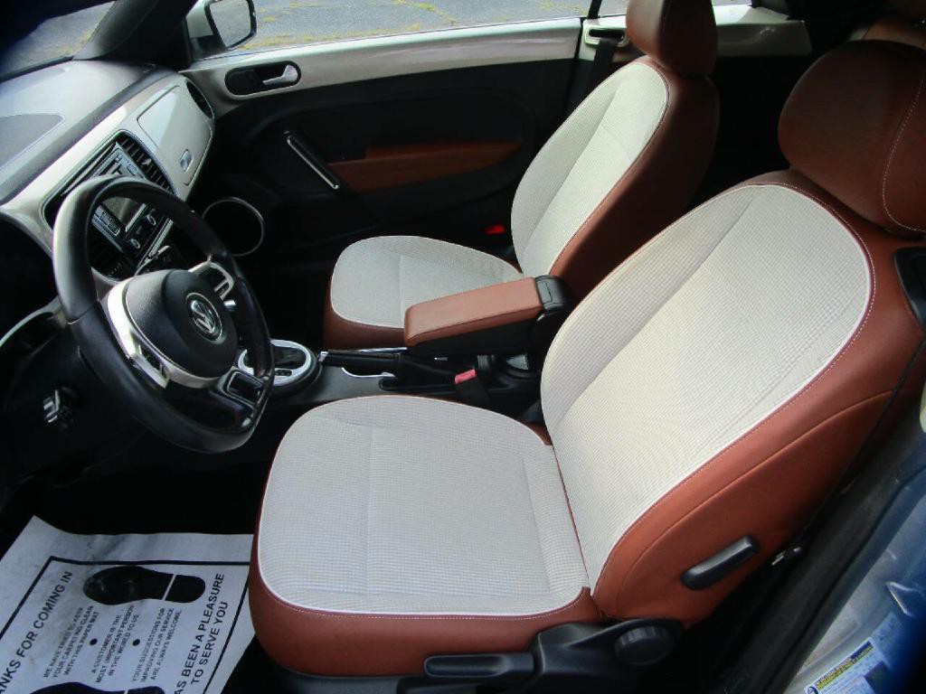 2015 Volkswagen Beetle Image 9