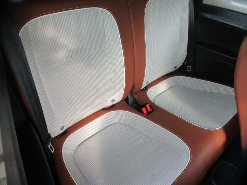 2015 Volkswagen Beetle Image 17