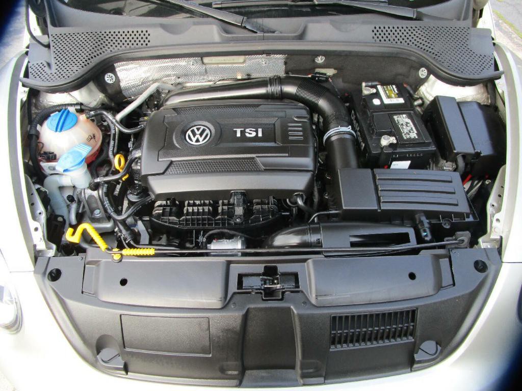 2015 Volkswagen Beetle Image 19