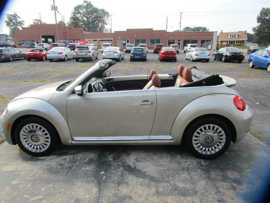 2015 Volkswagen Beetle Image 22