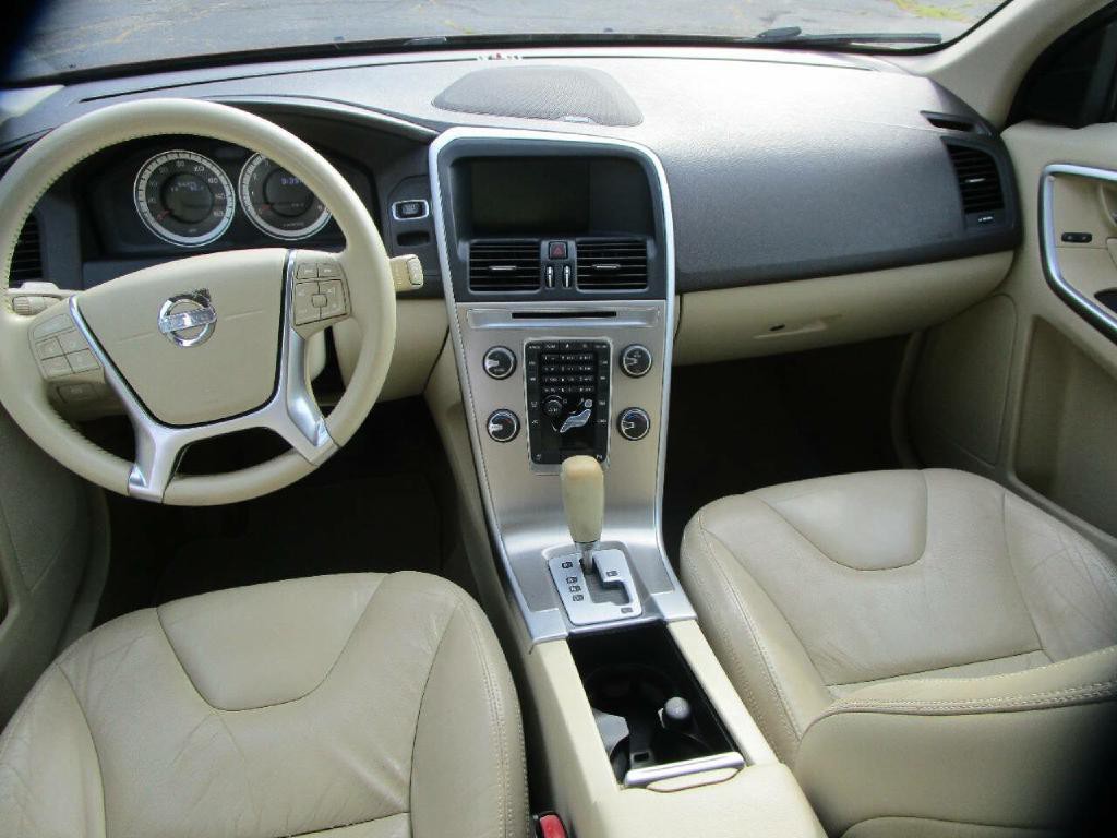 2011 Volvo XC60 Image 9