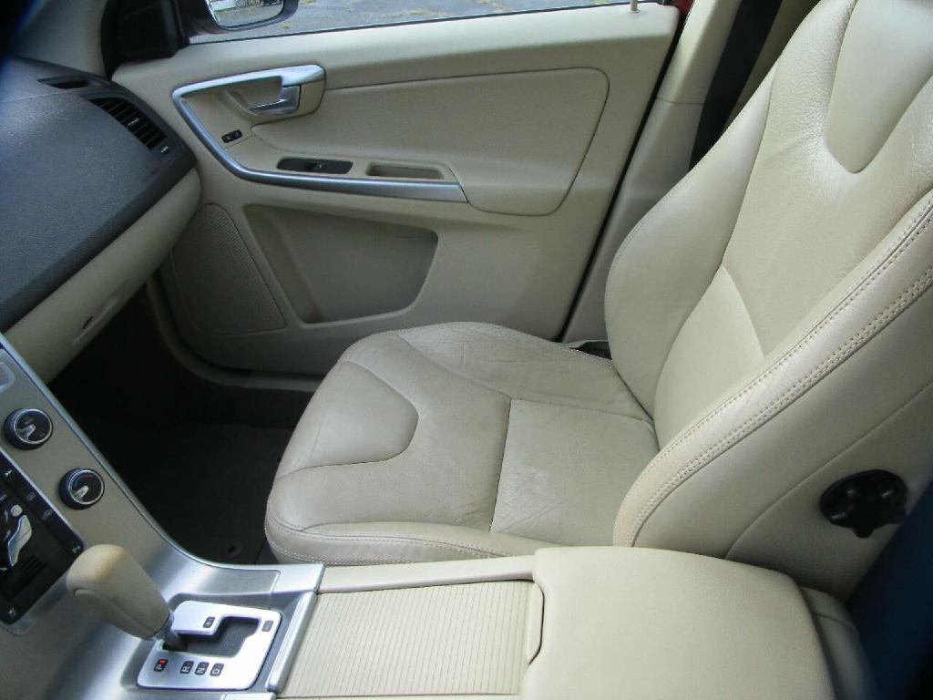 2011 Volvo XC60 Image 17