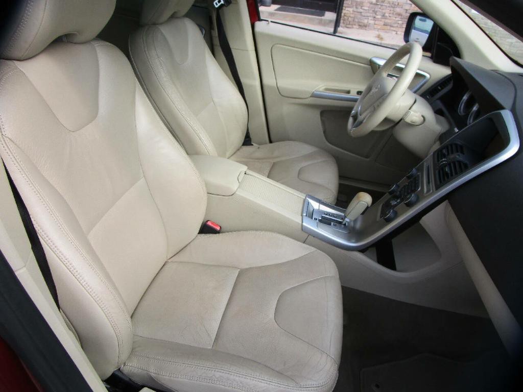 2011 Volvo XC60 Image 22