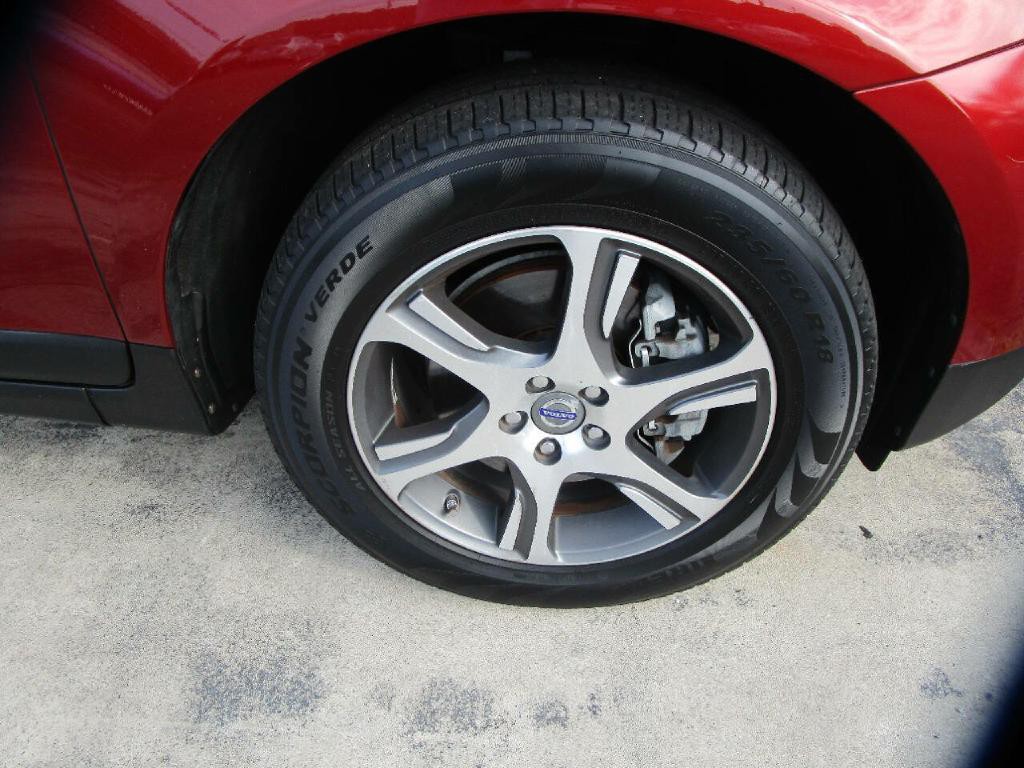2011 Volvo XC60 Image 24