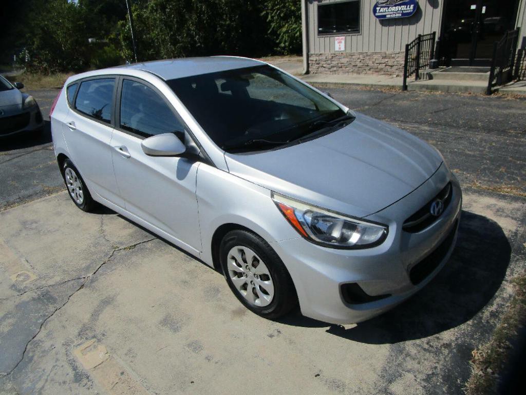 2017 Hyundai Accent Image 2