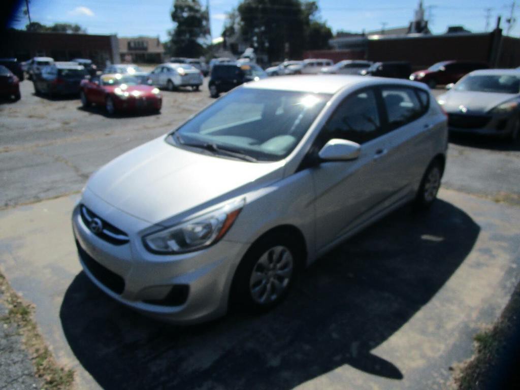 2017 Hyundai Accent Image 4