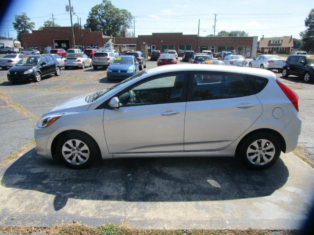 2017 Hyundai Accent Image 5