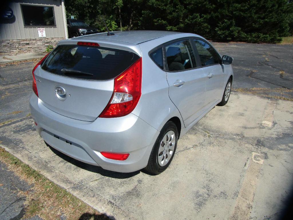 2017 Hyundai Accent Image 8
