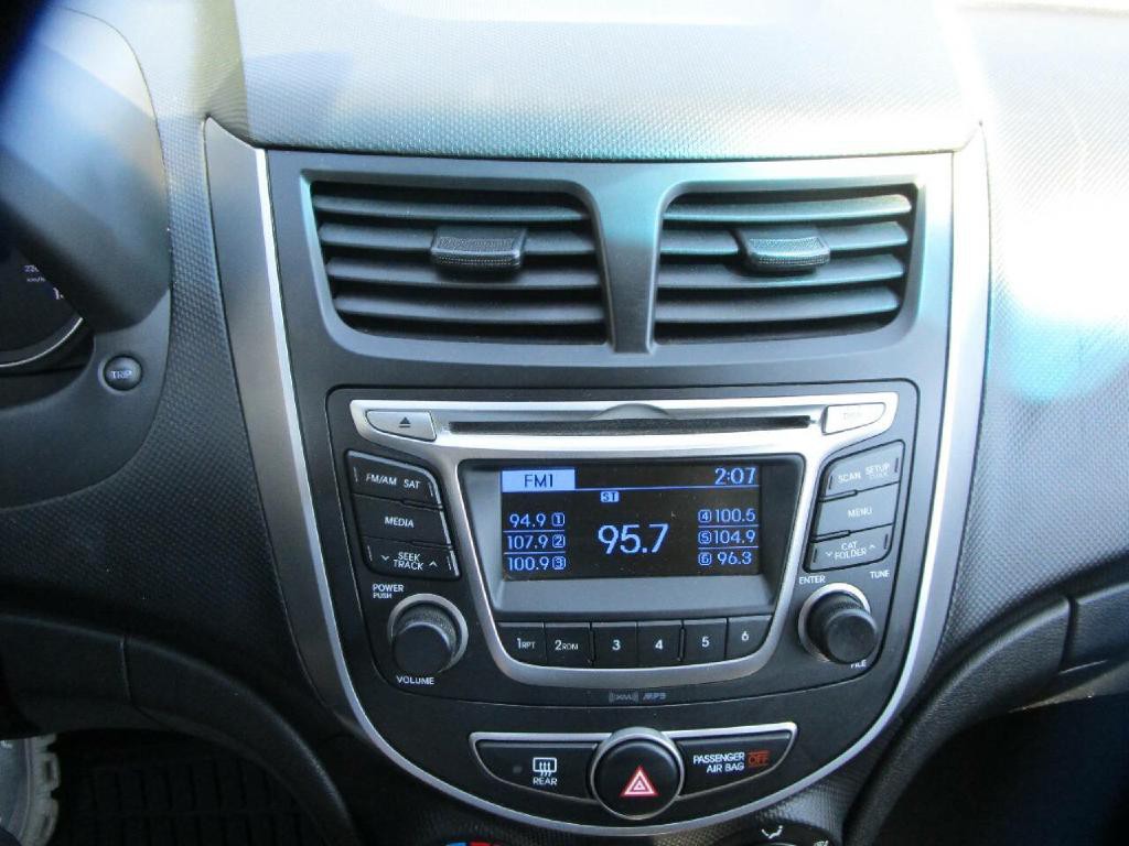 2017 Hyundai Accent Image 14