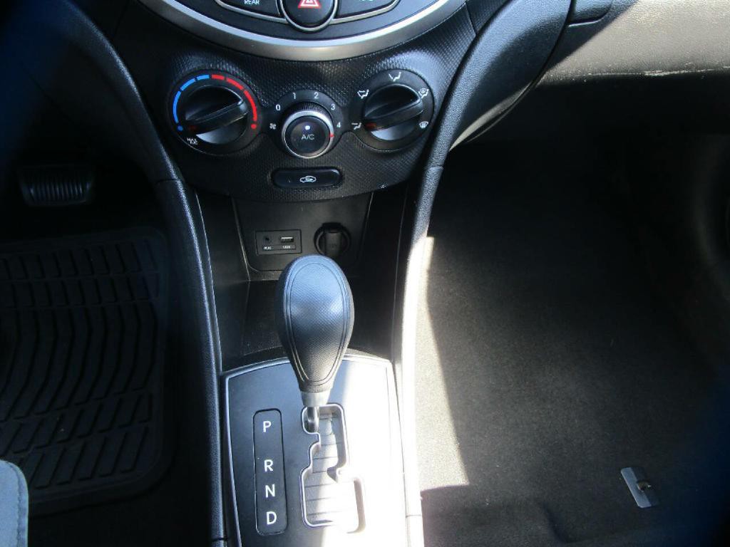 2017 Hyundai Accent Image 15
