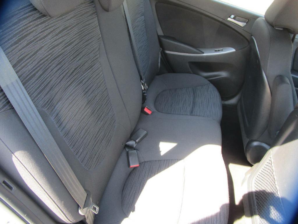2017 Hyundai Accent Image 19