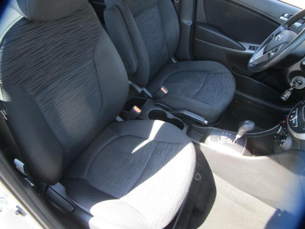 2017 Hyundai Accent Image 20