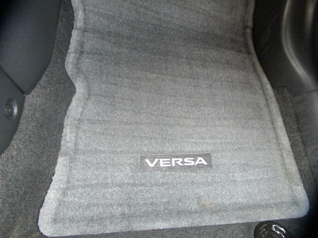 2014 Nissan Versa Image 17