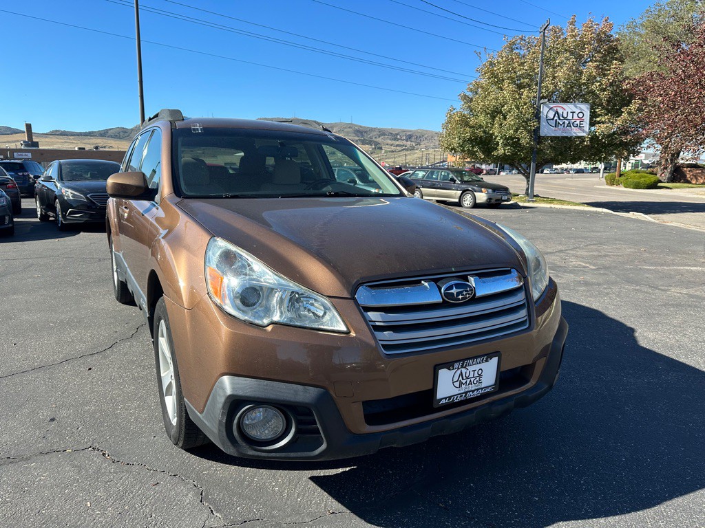 2013 Subaru Outback Image 2