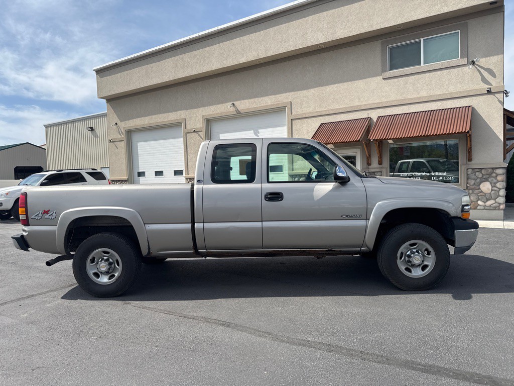 2002 Chevrolet Silverado 1500 Image 2