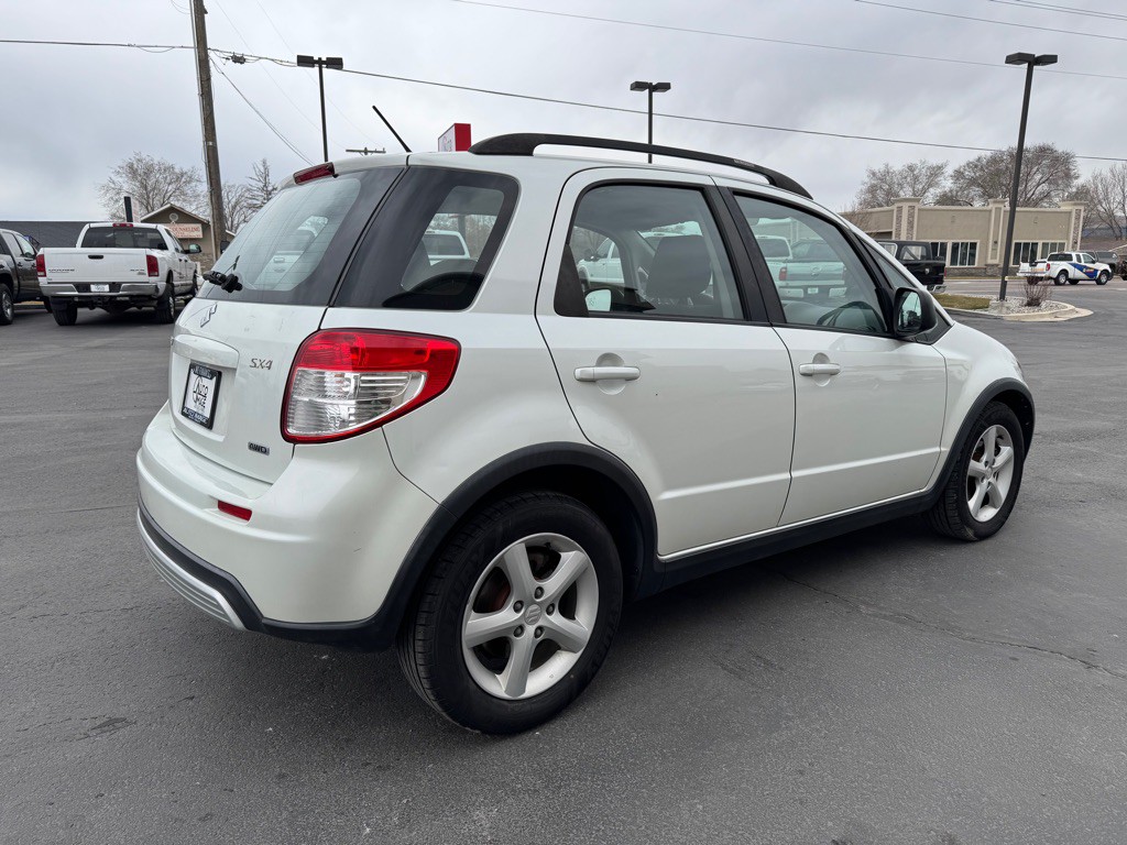 2008 Suzuki SX4 Image 4