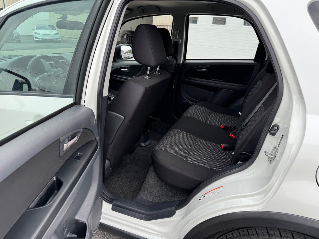 2008 Suzuki SX4 Image 8