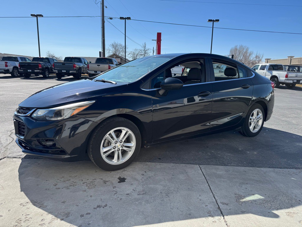 2018 Chevrolet Cruze Image 1