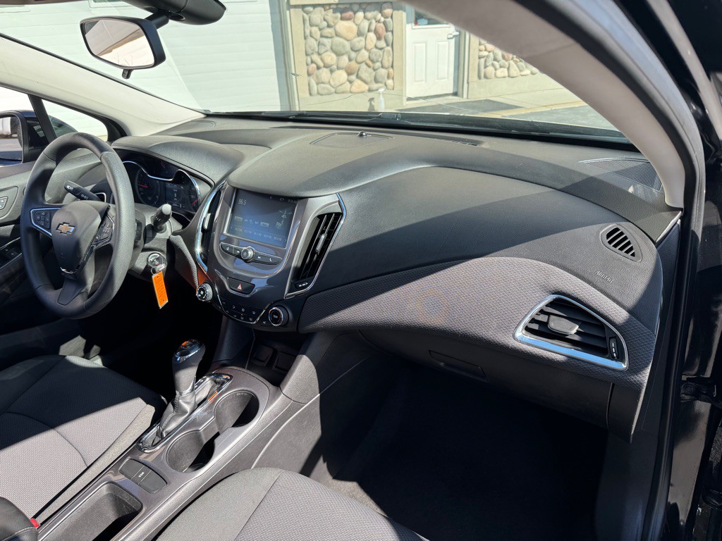 2018 Chevrolet Cruze Image 14