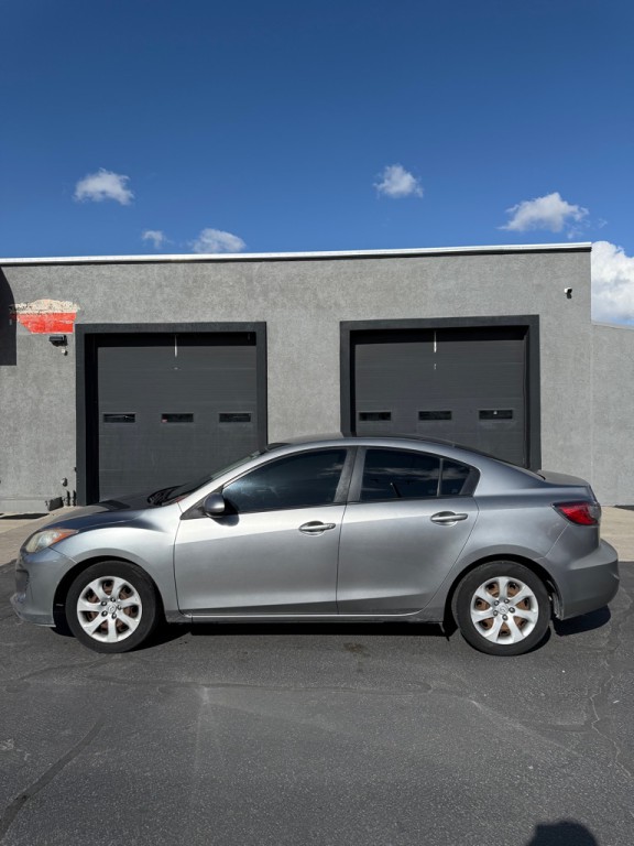 2013 Mazda Mazda3 Image 1