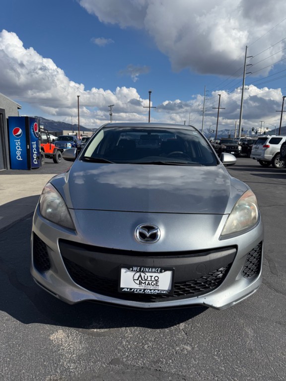 2013 Mazda Mazda3 Image 2
