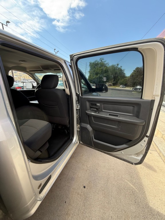 2011 Dodge Ram 3500 Image 9