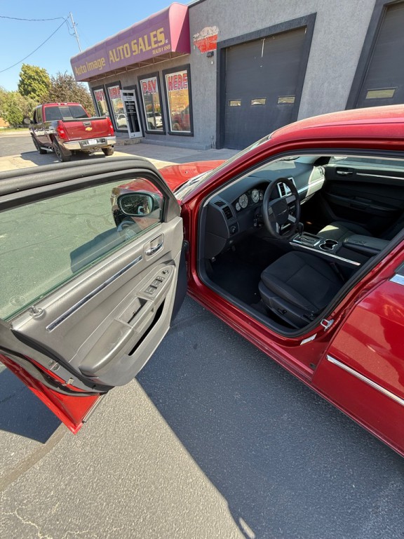 2009 Chrysler 300 Image 11