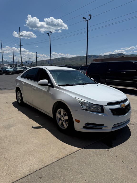 2014 Chevrolet Cruze Image 2