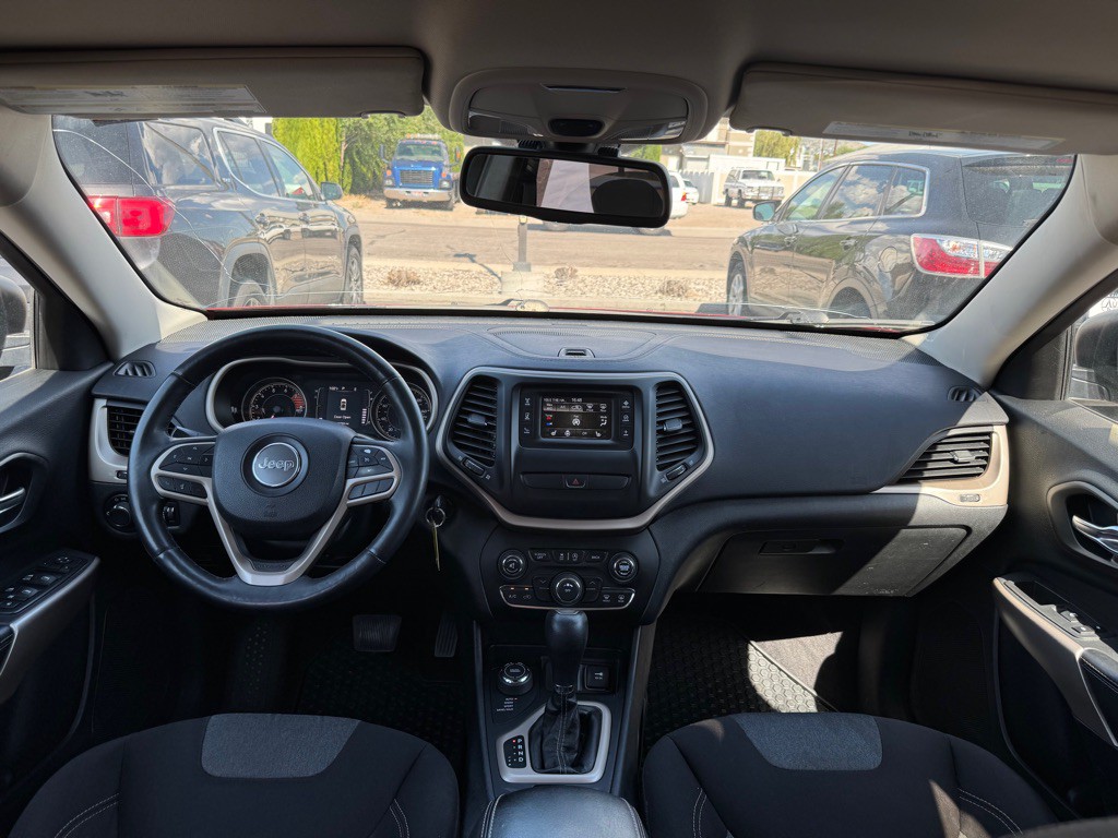 2017 Jeep Cherokee Image 8