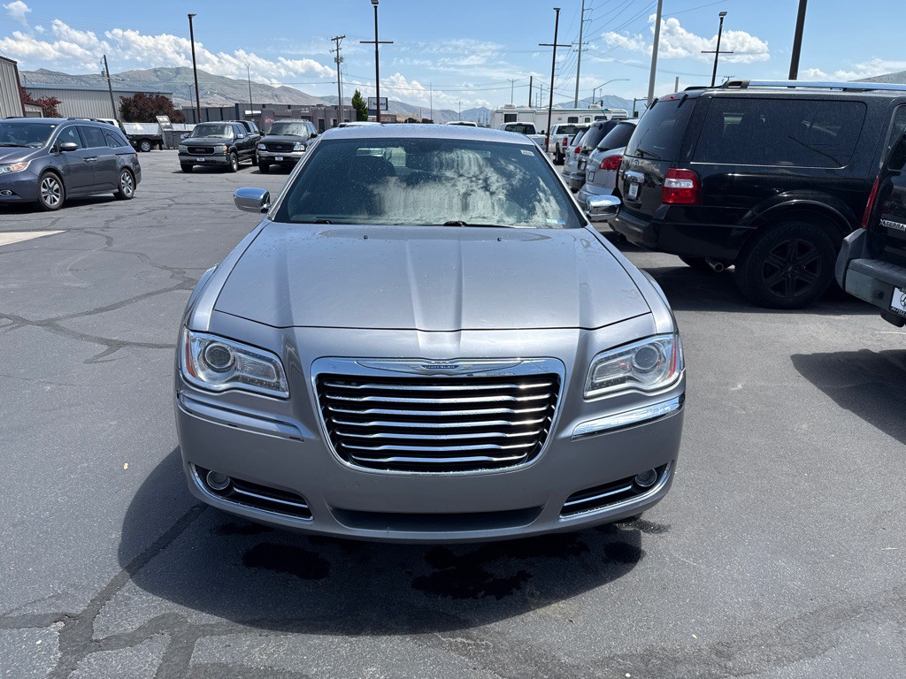 2014 Chrysler 300 Image 3