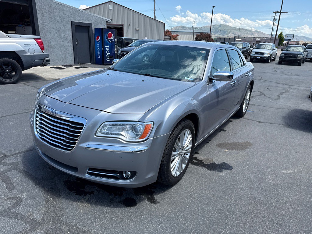 2014 Chrysler 300 Image 4