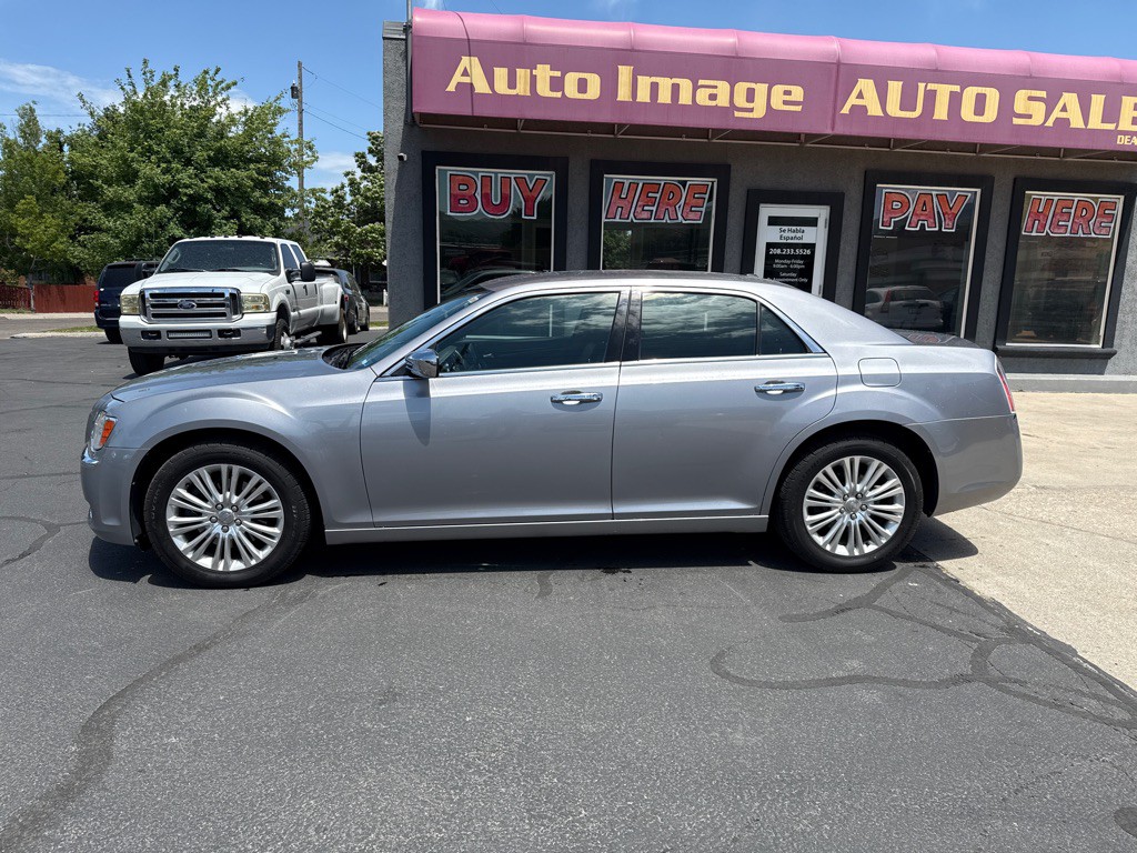 2014 Chrysler 300 Image 5