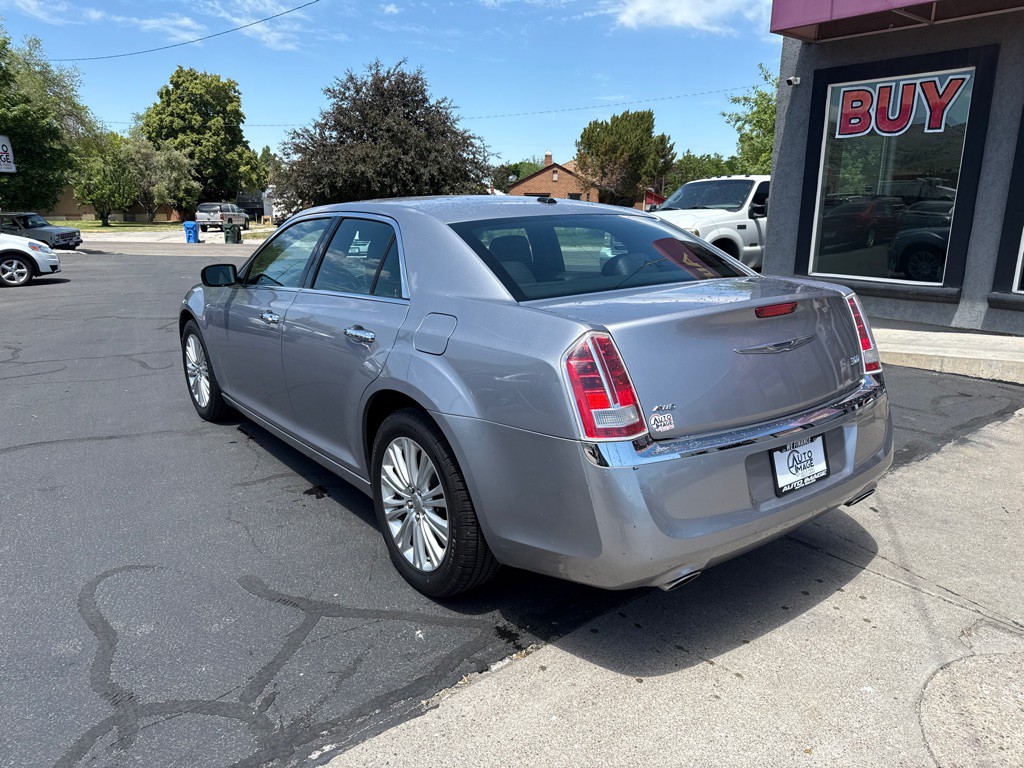 2014 Chrysler 300 Image 6