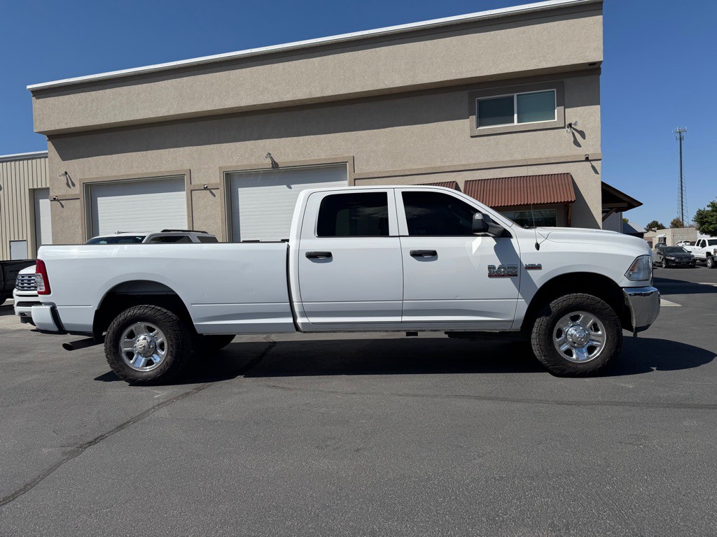 2016 RAM 3500 Image 3