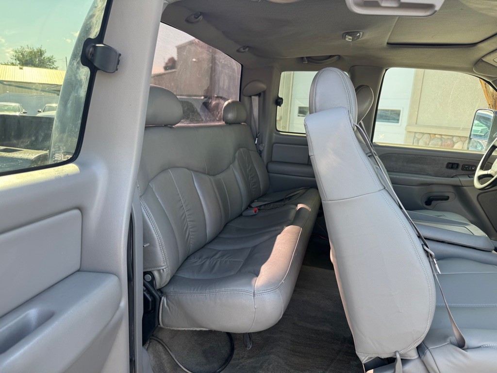 1999 GMC Sierra Image 11