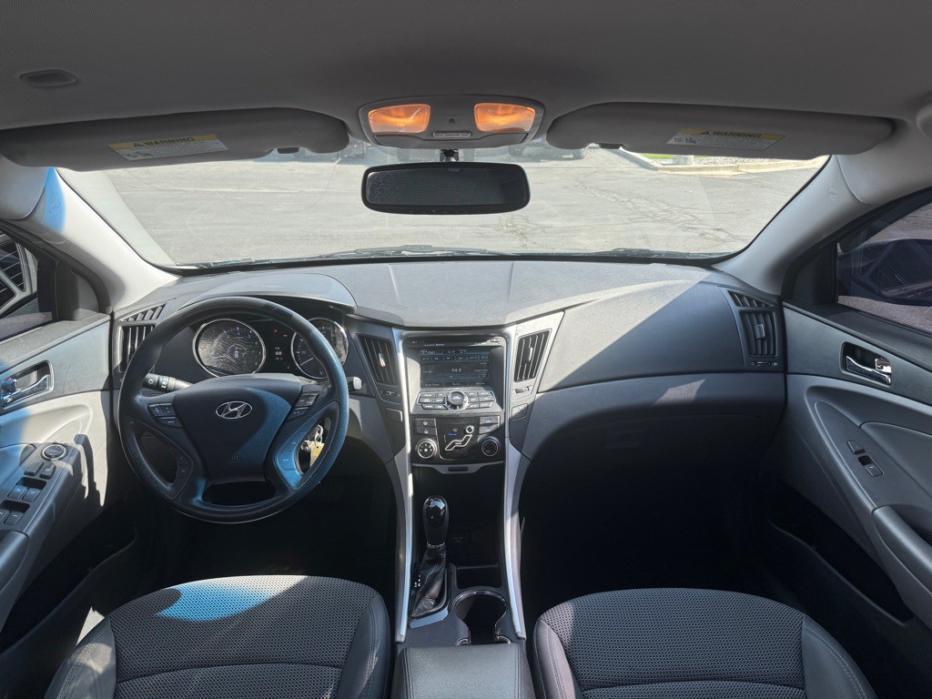 2011 Hyundai Sonata Image 9