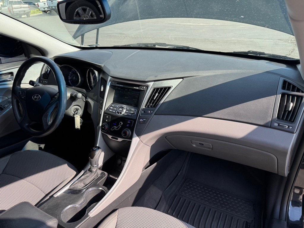 2011 Hyundai Sonata Image 12