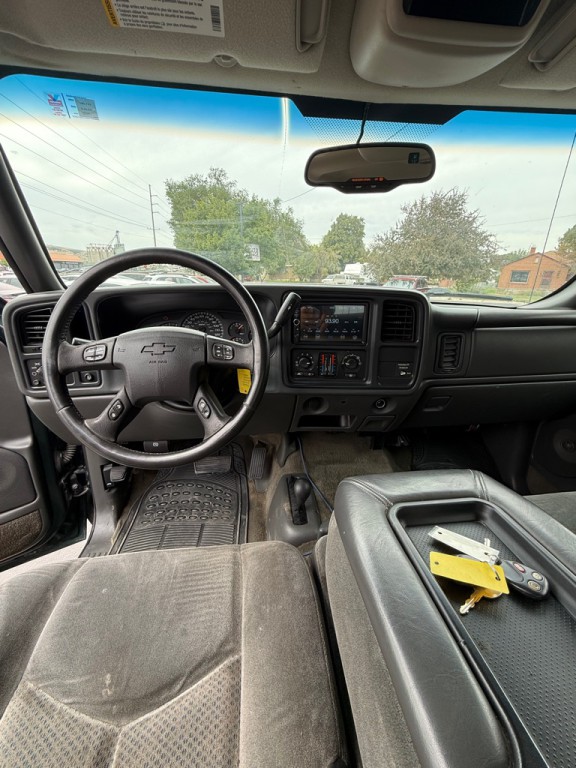 2004 Chevrolet Silverado 1500 Image 12