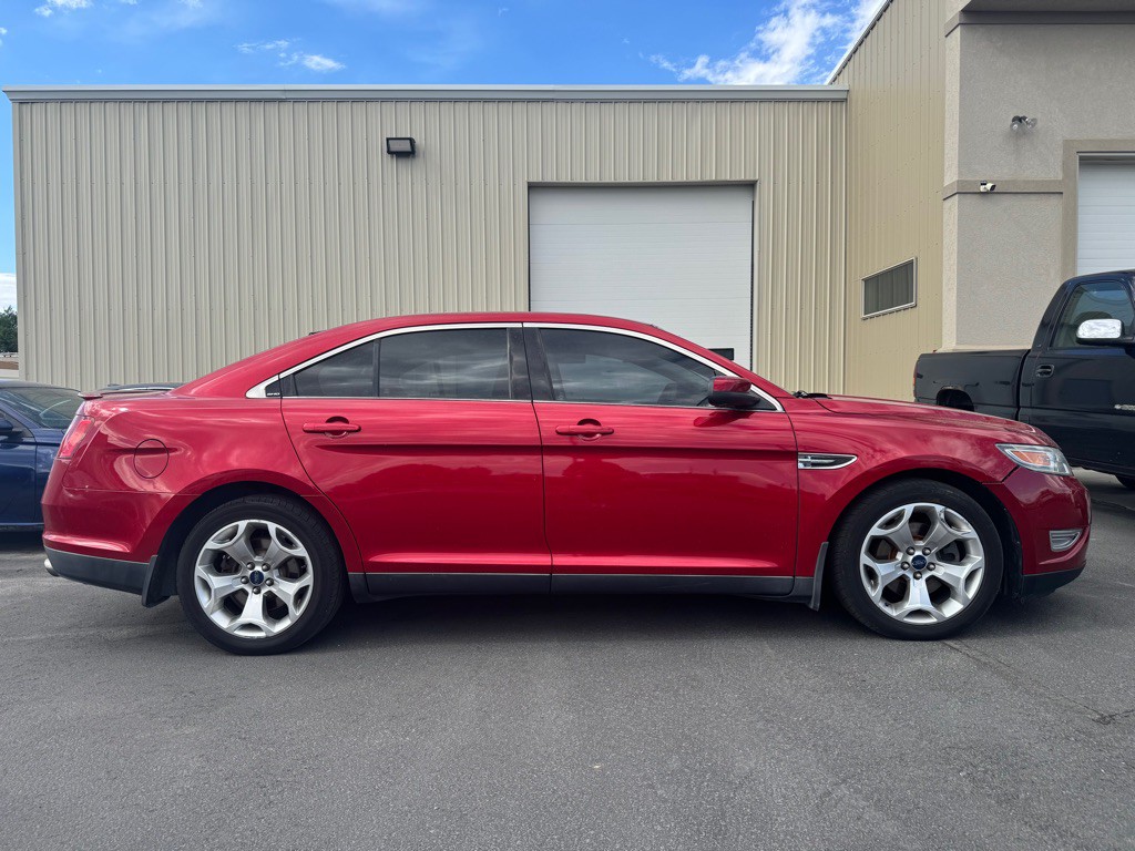 2011 Ford Taurus Image 3