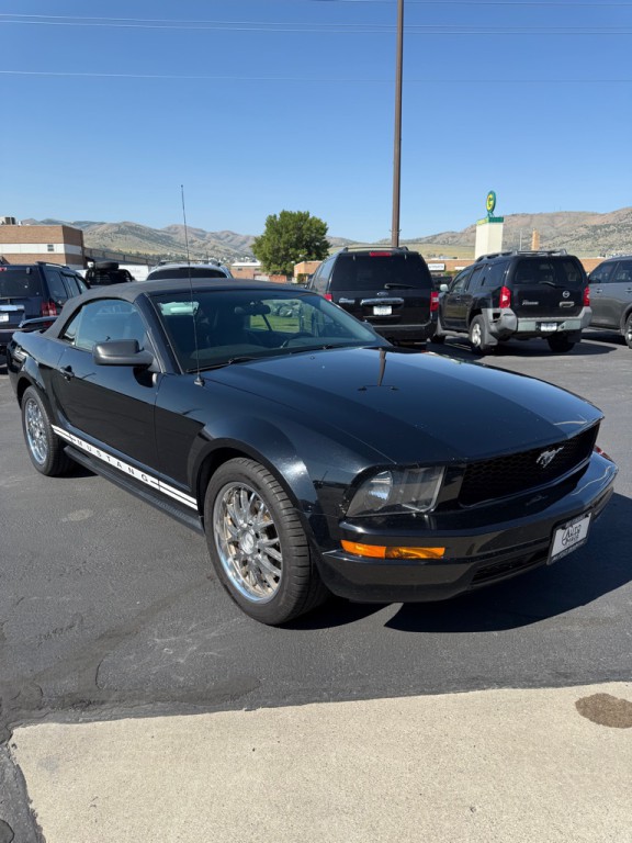 2005 Ford Mustang Image 1